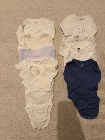 taille 0-1 mois - Lot de 12 bodies pour bébé  (naissance).
