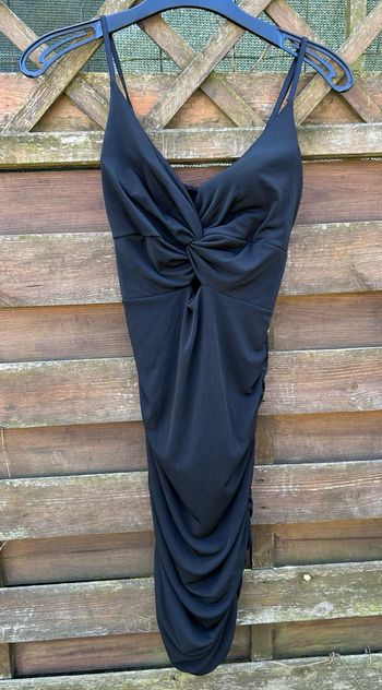 Robe noire moulante