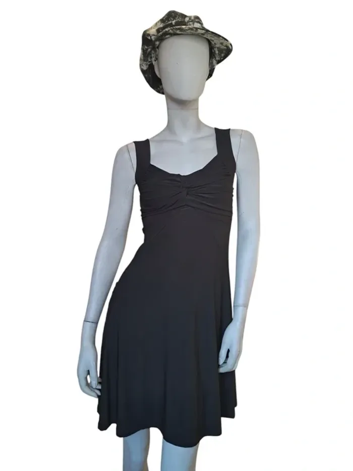 Robe noire légère