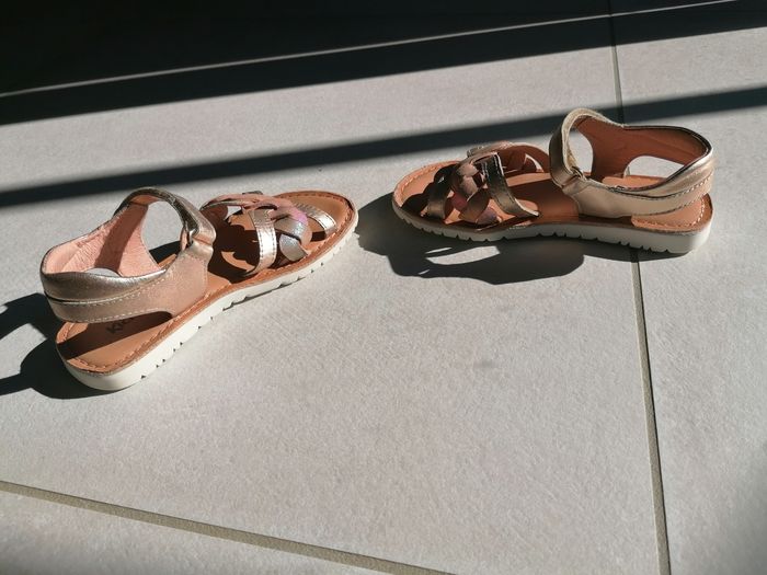Très jolies 😍 sandales 'Kickers' - photo numéro 8