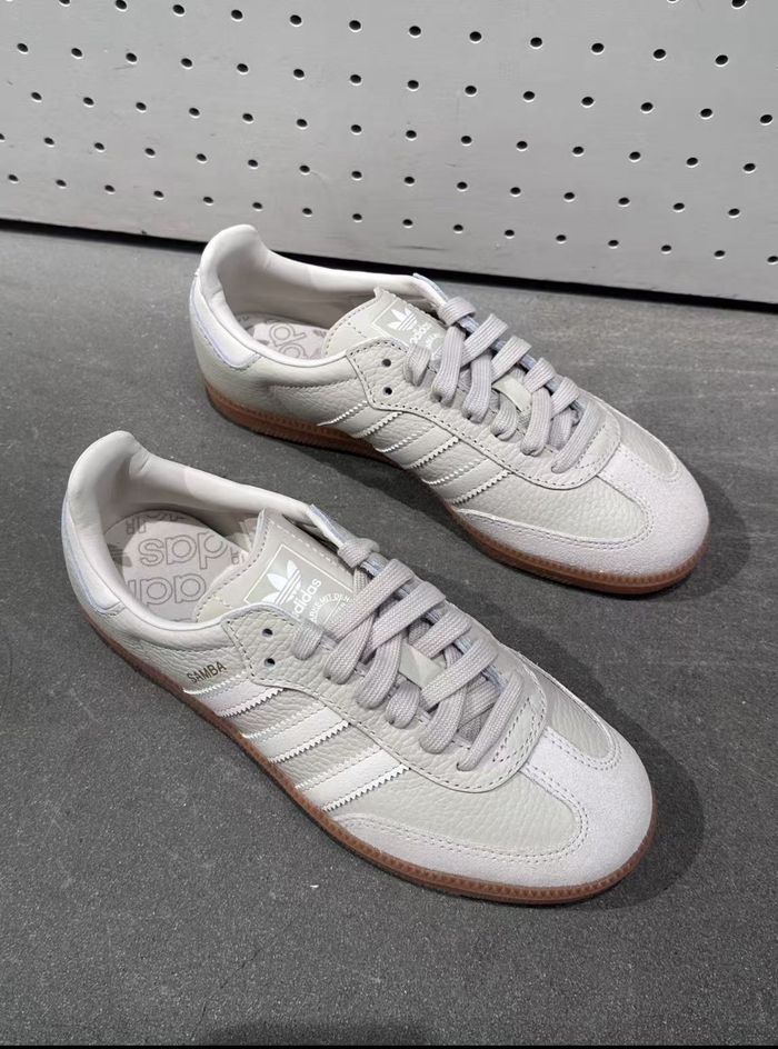 adidas Originals SAMBA OG Baskets basses confortables, polyvalentes et résistantes pour femmes