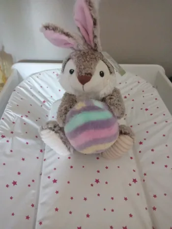 Doudou lapin de Pâques