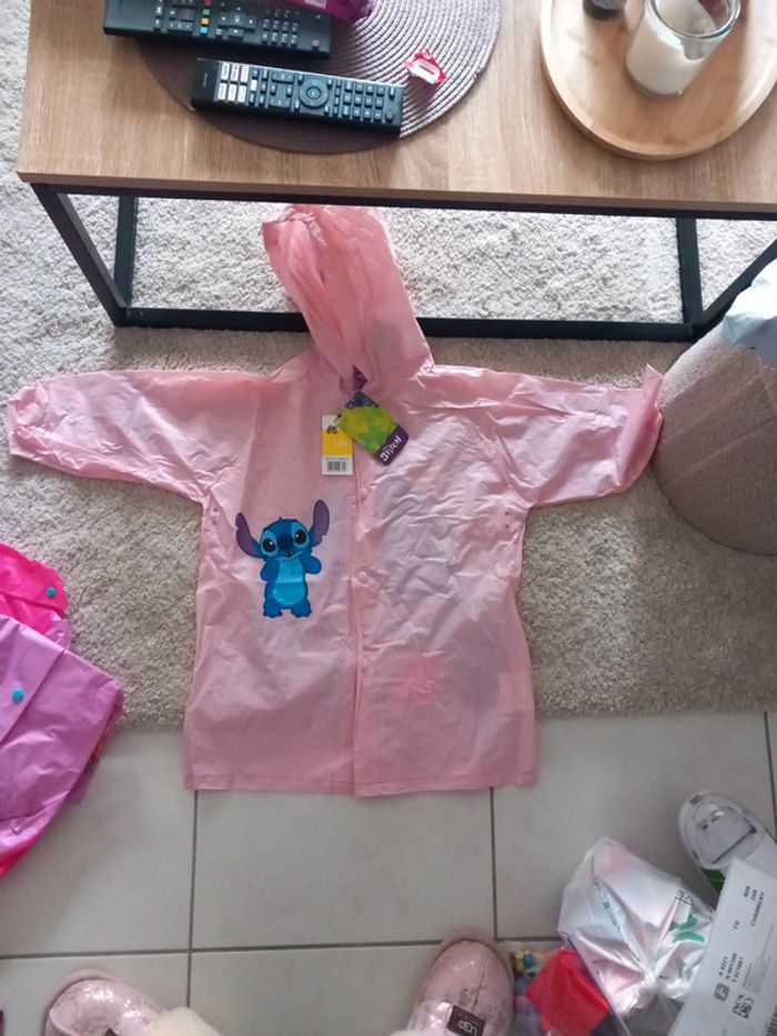 Magnifique imperméable stitch 3 ans