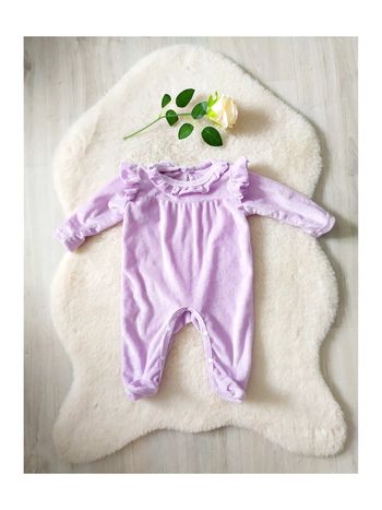 Pyjama bébé 3-6 mois en velours mauve col volanté