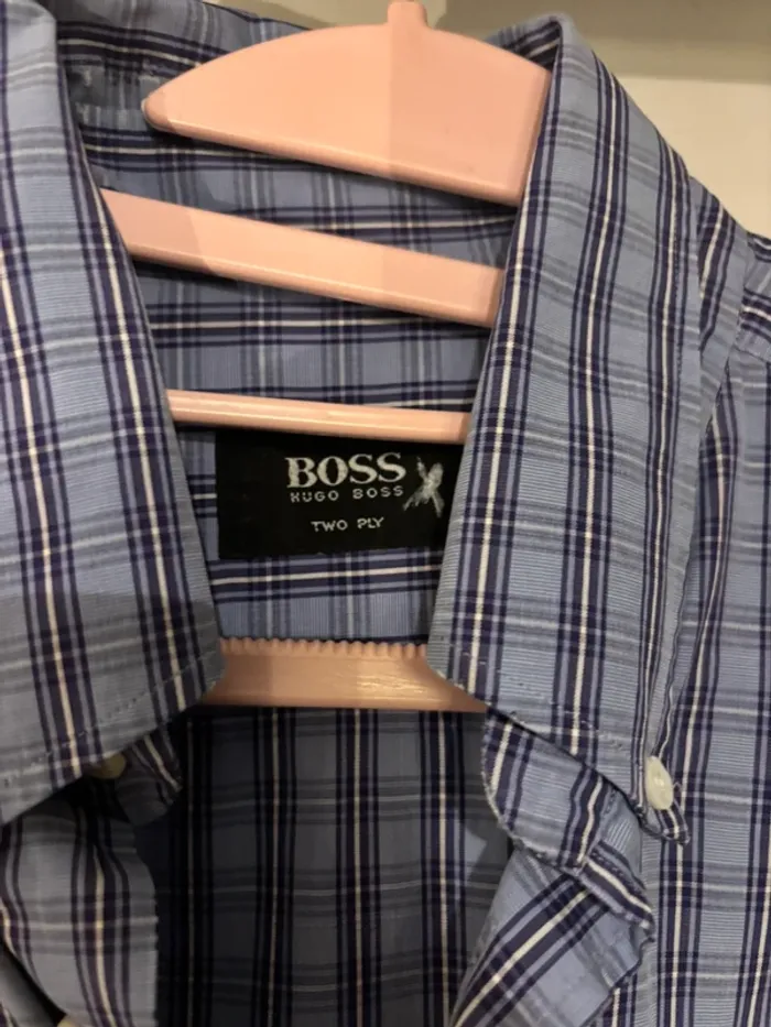 Chemise vintage Hugo Boss taille 44 en très bon état - photo numéro 3