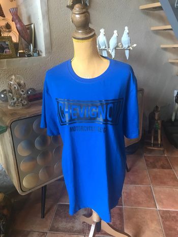 Chevignon t shirt neuf taille XXL couleur bleu