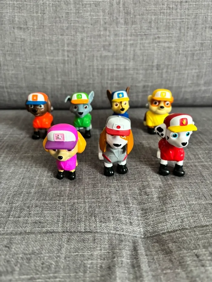 Lot de figurines pat patrouille