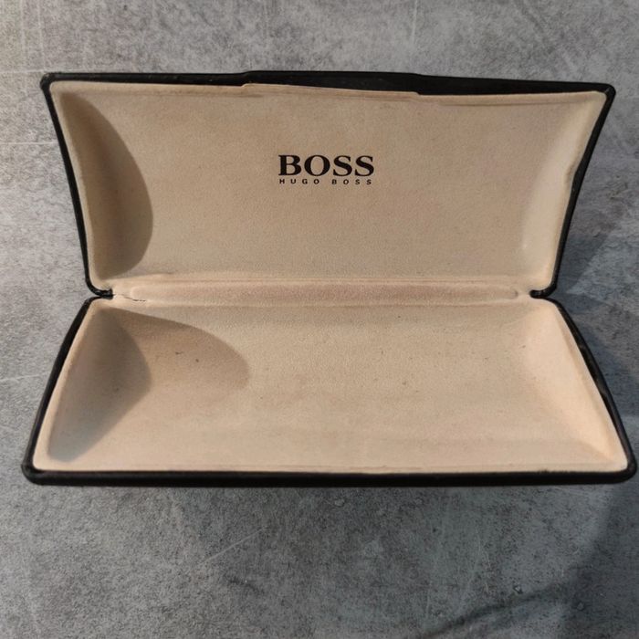 Boitier étui à lunettes Hugo boss