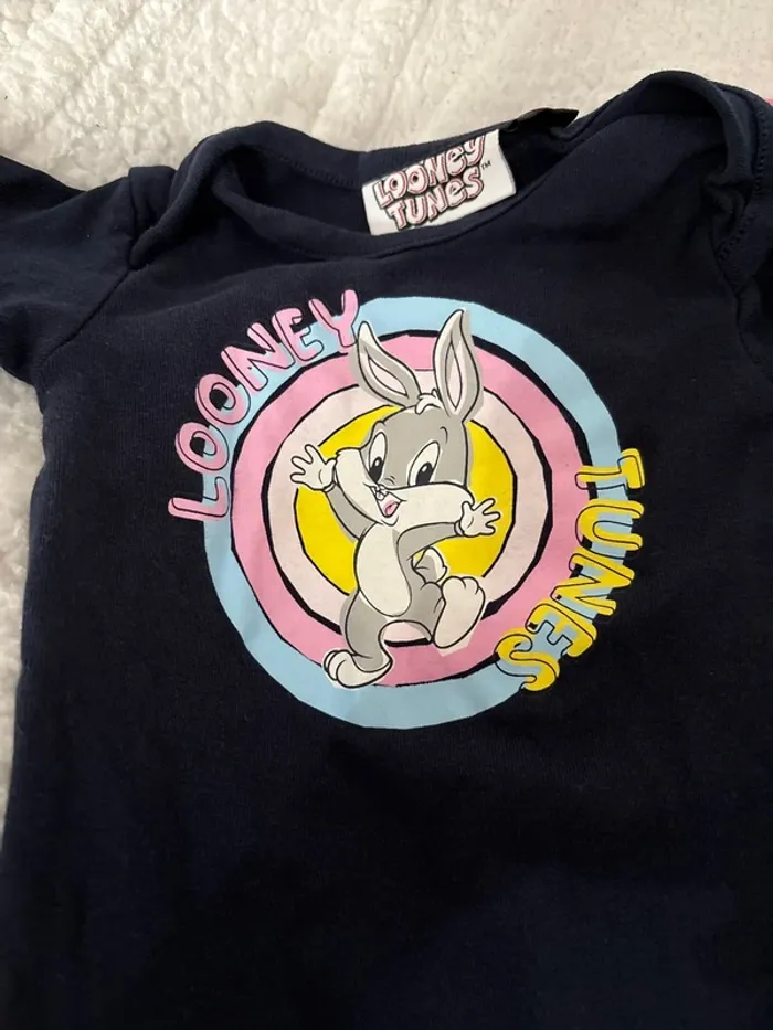 Lot de 2 bodys Looney tunes 6/12 mois - photo numéro 2