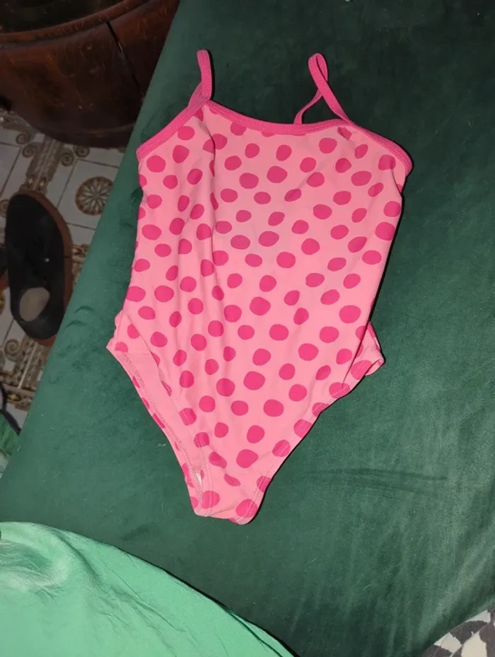 Maillot de bain une pièce à pois - photo numéro 2