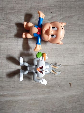 2 figurines bugs Bunny 3€