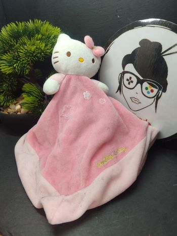 Chat Hello Kitty Plat Rose Rayé Grelot sanrio fleur Doudou Vert Blanc Rayé Noeud