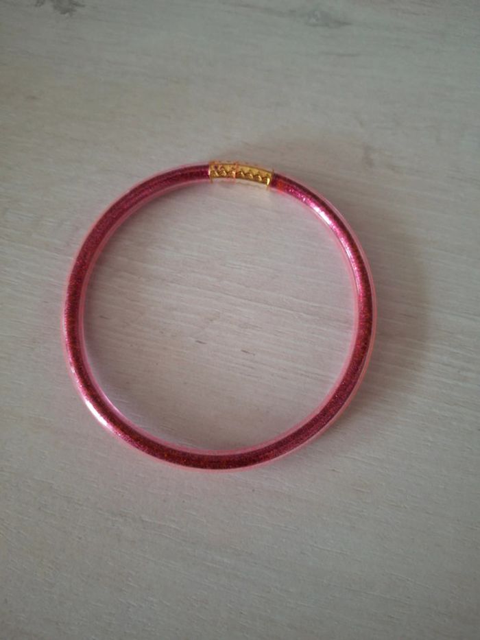 Bracelet jonc bouddhiste tibetain plastique brillant pailleté rose fushia - photo numéro 3