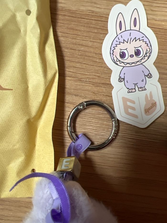 Labubu Pin for Love E - photo numéro 5