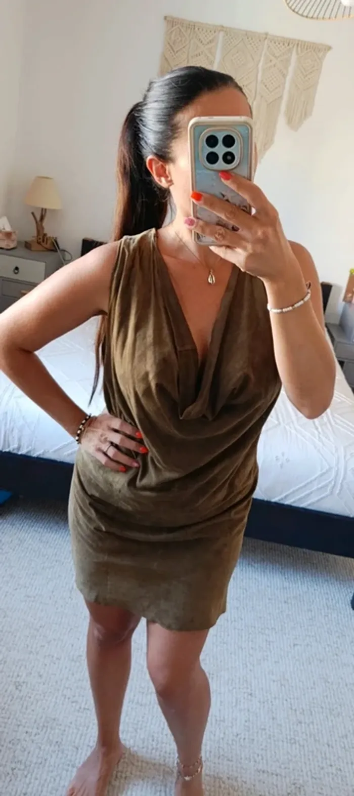Robe en daim 100% velours de chèvre Kookaï T1 marron - photo numéro 2