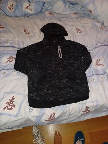 Veste à  capuche 11/12 ans