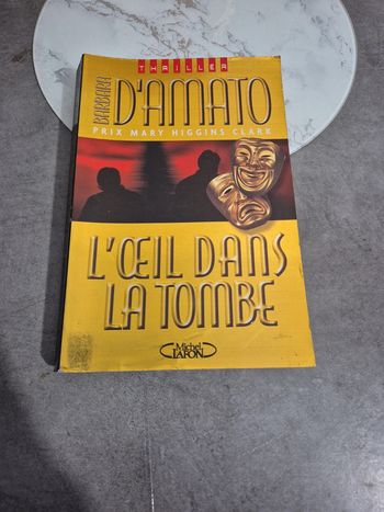 d'amaton l'œil dans la tombe