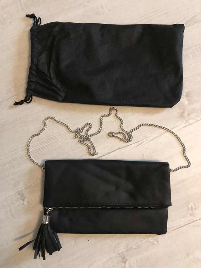 BB- Pochette de soirée/sac noire avec chaînette argentée amovible NEUVE