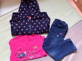 Ensemble gilet-jeans-haut ML 24 mois Babyclub