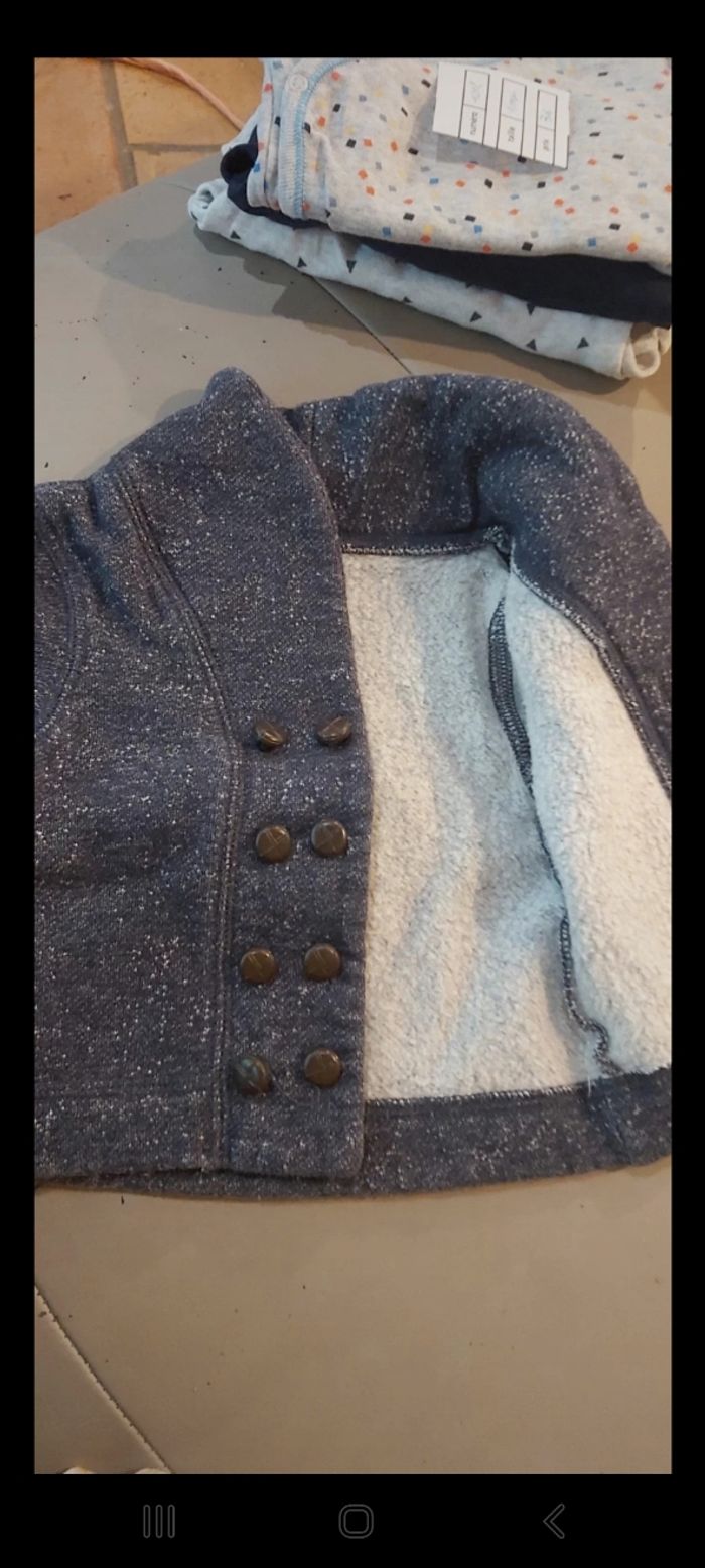 Gilet 1 mois - photo numéro 3