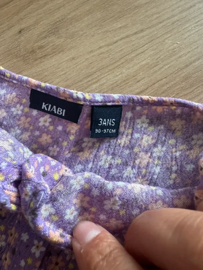 Robe fleurie mauve 3ans kiabi jamais porté - photo numéro 2