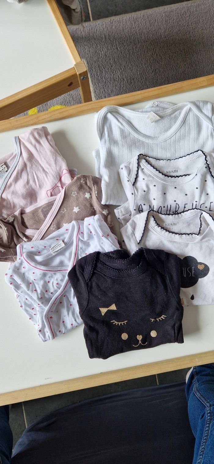 Lot de 7 bodies 3 mois ML