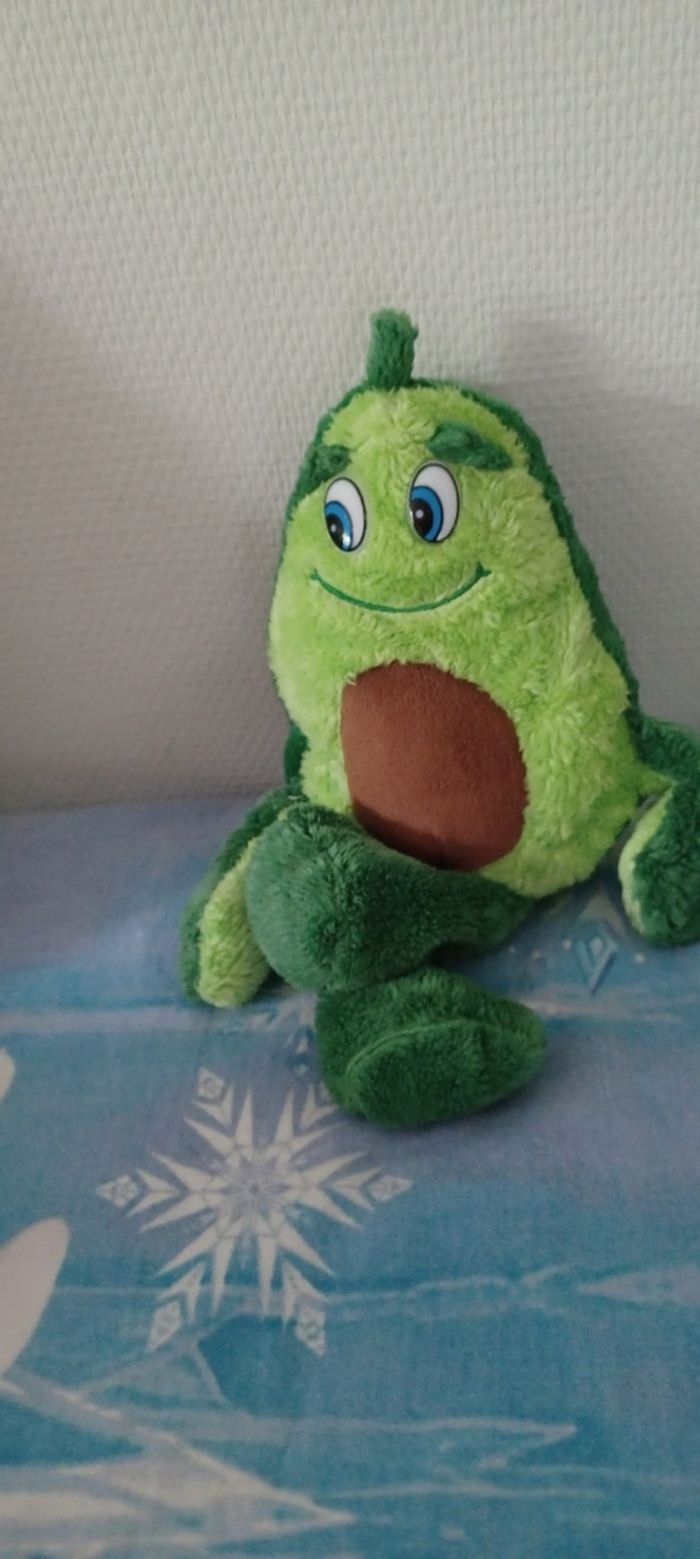 Très jolie petite peluche avocat - photo numéro 3