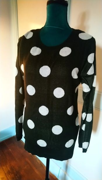 Pull noir point blanc