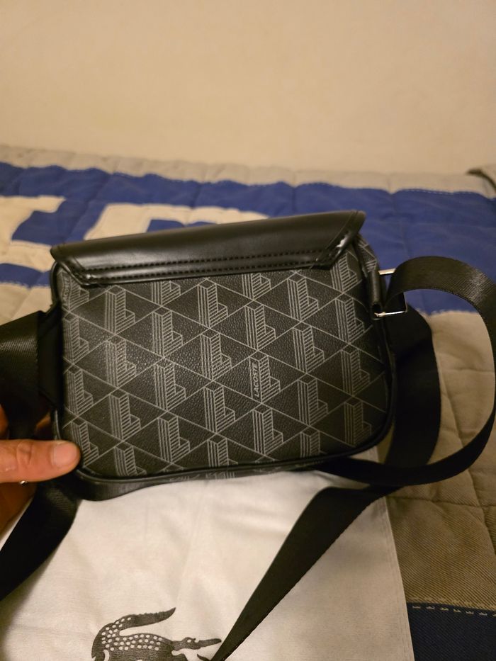 Sac à bandoulière Lacoste - photo numéro 4