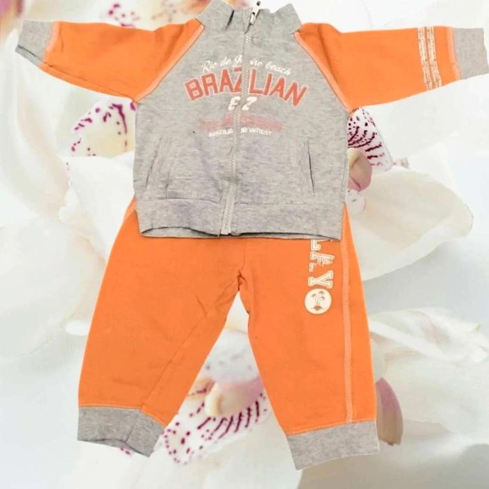 Jogging + gilet 12 mois 1 acheté + 1 offert