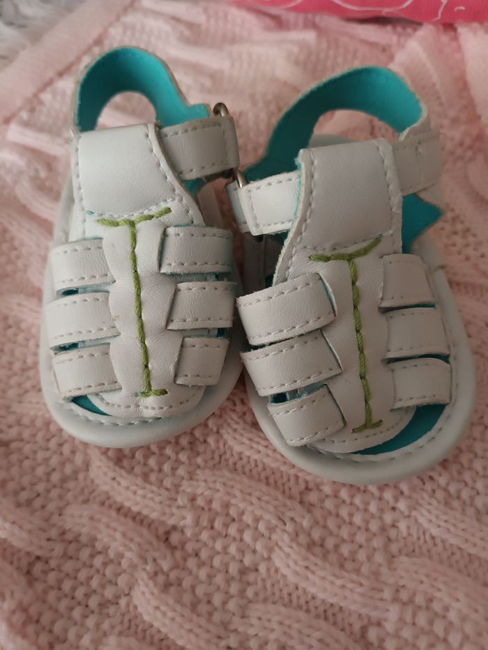 Petite sandale