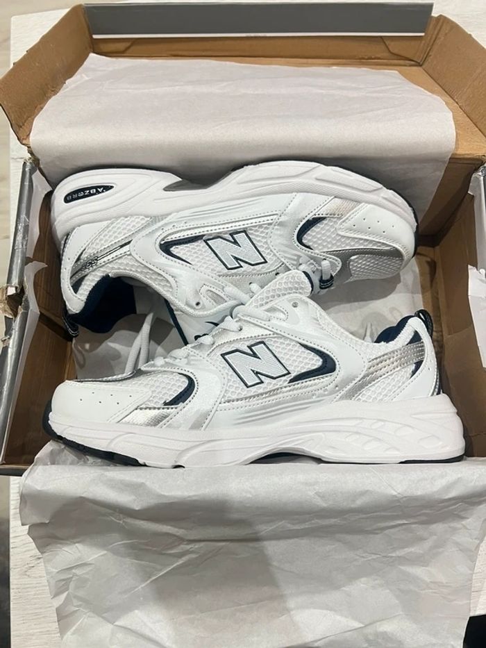 New Balance 530 Taille 42 - photo numéro 4