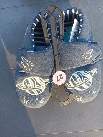 Chaussons taille 27