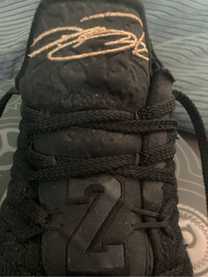 Nike Lebron 16 Black and Gold taille 40,5 - photo numéro 5