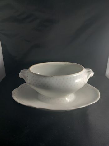 Ancienne saucière en céramique