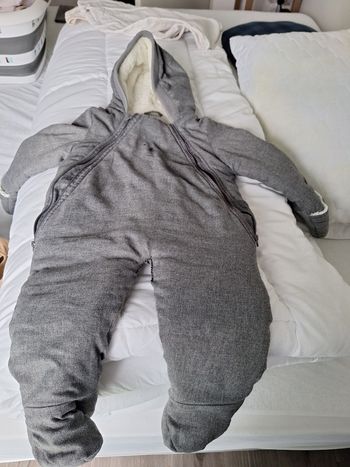 Combinaison bébé grise – Taille 12 mois