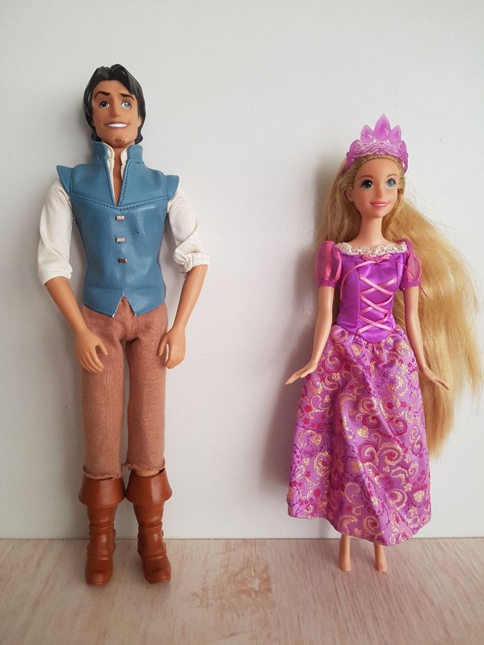 Figurine caméléon et poupées Disney Raiponce et Flynn Rider - photo numéro 7