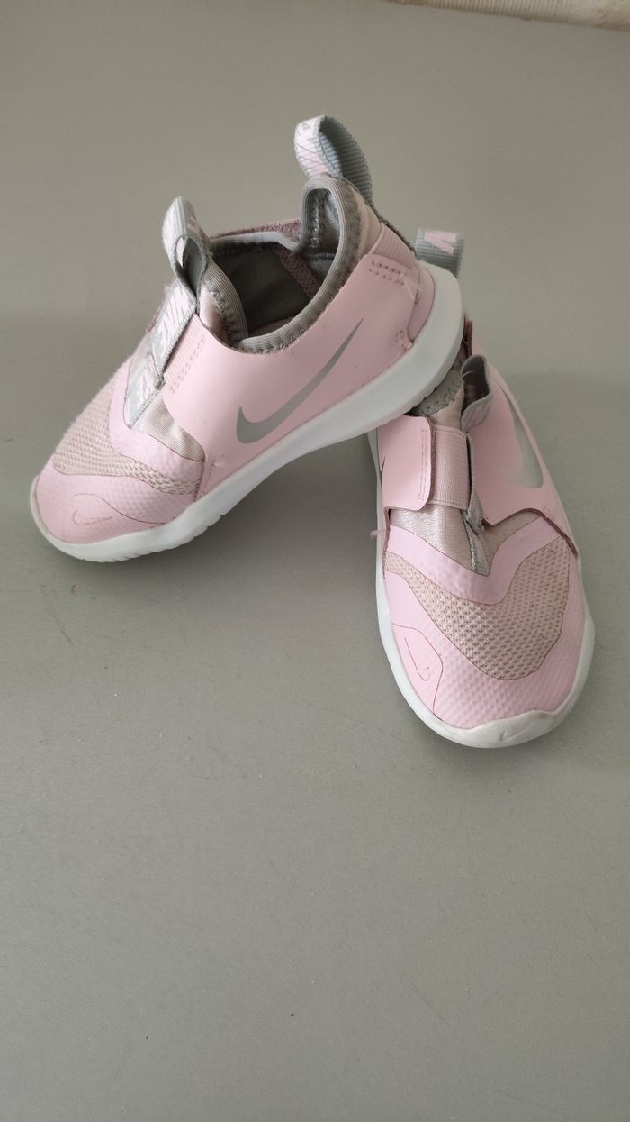Baskets Nike rose - photo numéro 2
