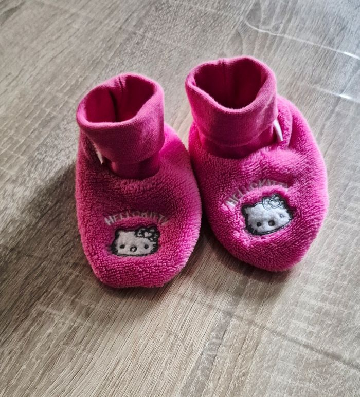 Chausson bébé Hello Kitty roses - Taille 21