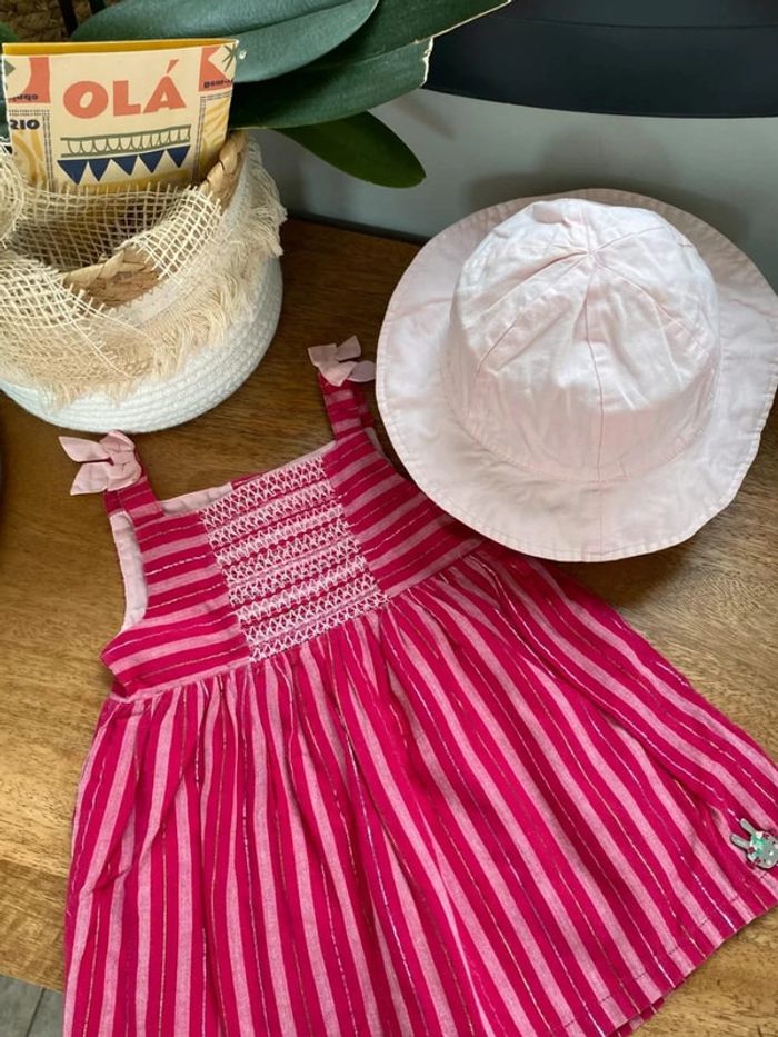 Ensemble robe et chapeau 12 mois