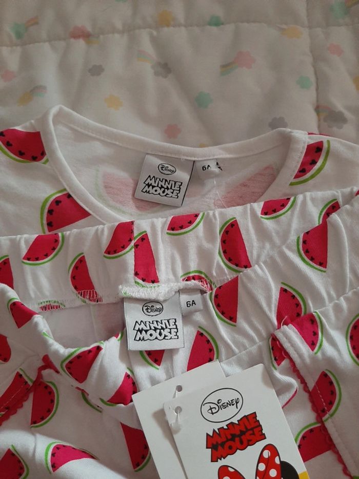 Ensemble t shirt et short disney minnie neuf - photo numéro 2