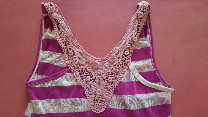 Débardeur rose et blanc taille S - photo numéro 5