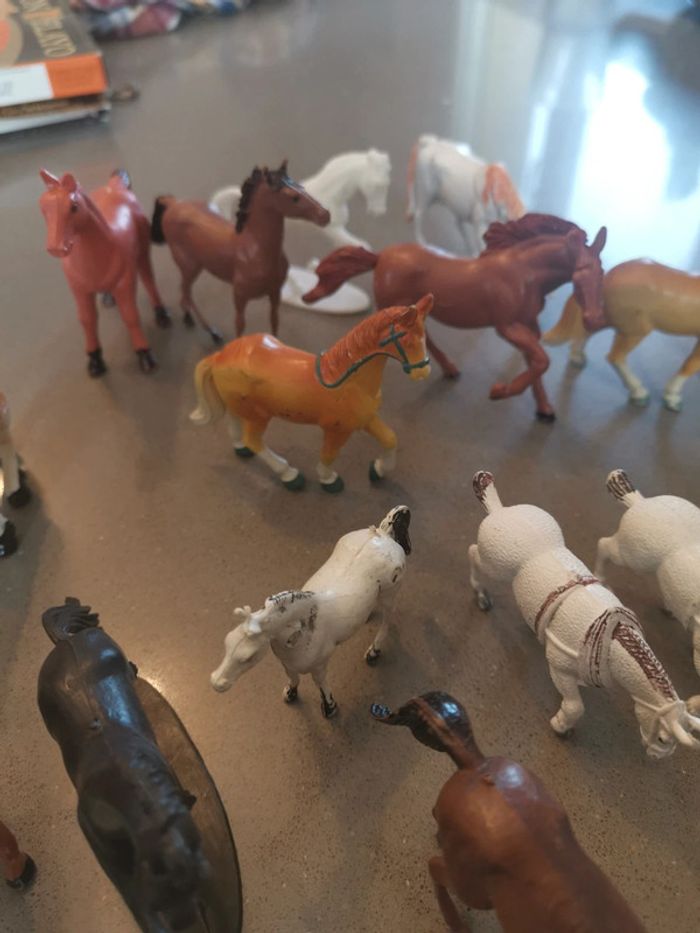 Lot figurines chevaux - photo numéro 4