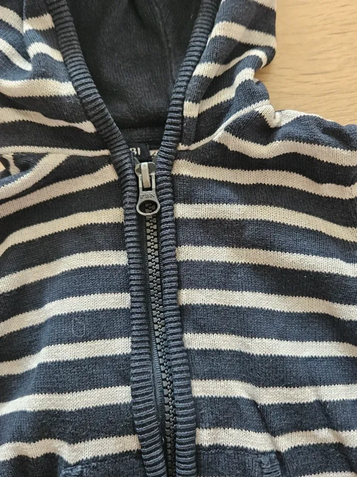2 gilets 12 mois - photo numéro 6
