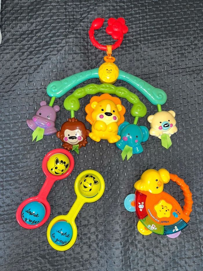 Lot jouets hochets bébé