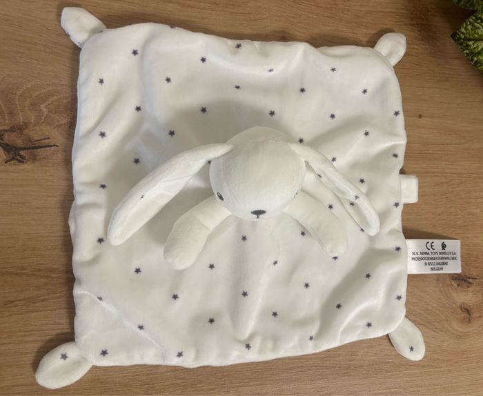 Doudou plat lapin blanc gris étoile attache sucette simba toys - photo numéro 2