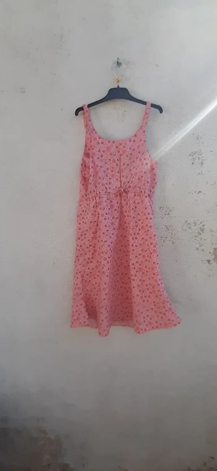 Robe rose à fleurs 10 ans