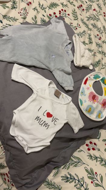 Pyjama + body TBE - naissance - garçon - boîte à malice + bavoir offert