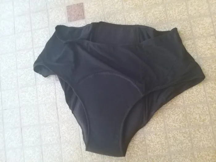 Culotte menstruelle noire femme