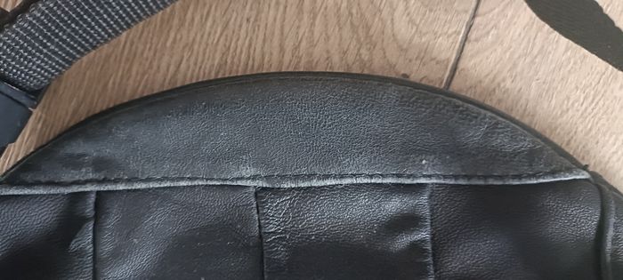 Sac banane en cuir noir plat - photo numéro 3